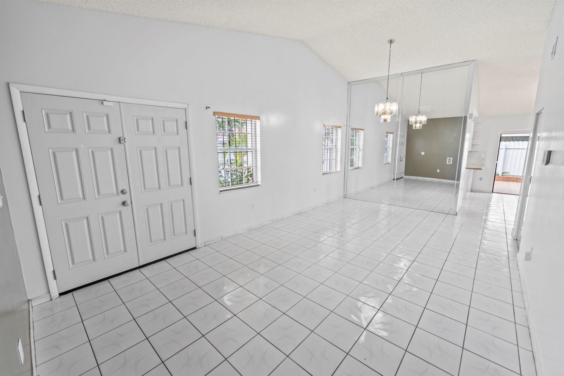 2597 W 73rd Place, Hialeah, FL 33016 Photo