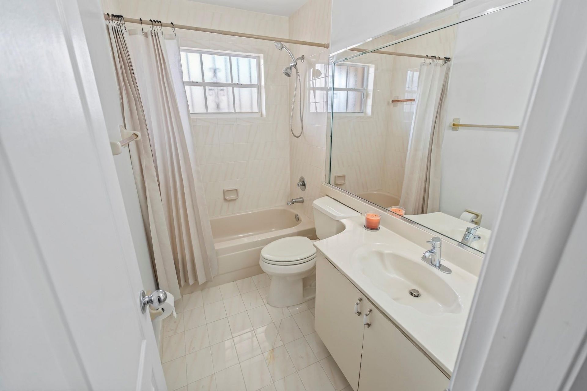 2597 W 73rd Place, Hialeah, FL 33016 Photo