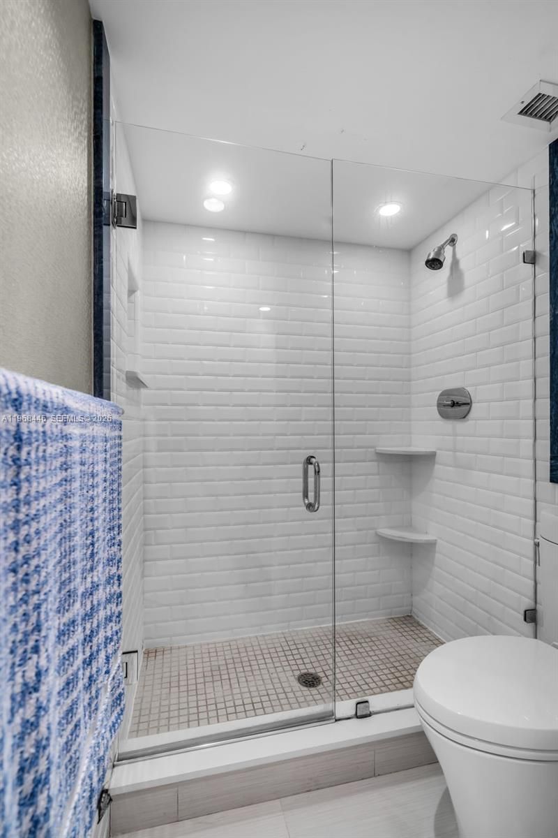 2655 Collins Ave, Unit 2211, Miami Beach, FL 33140 Photo