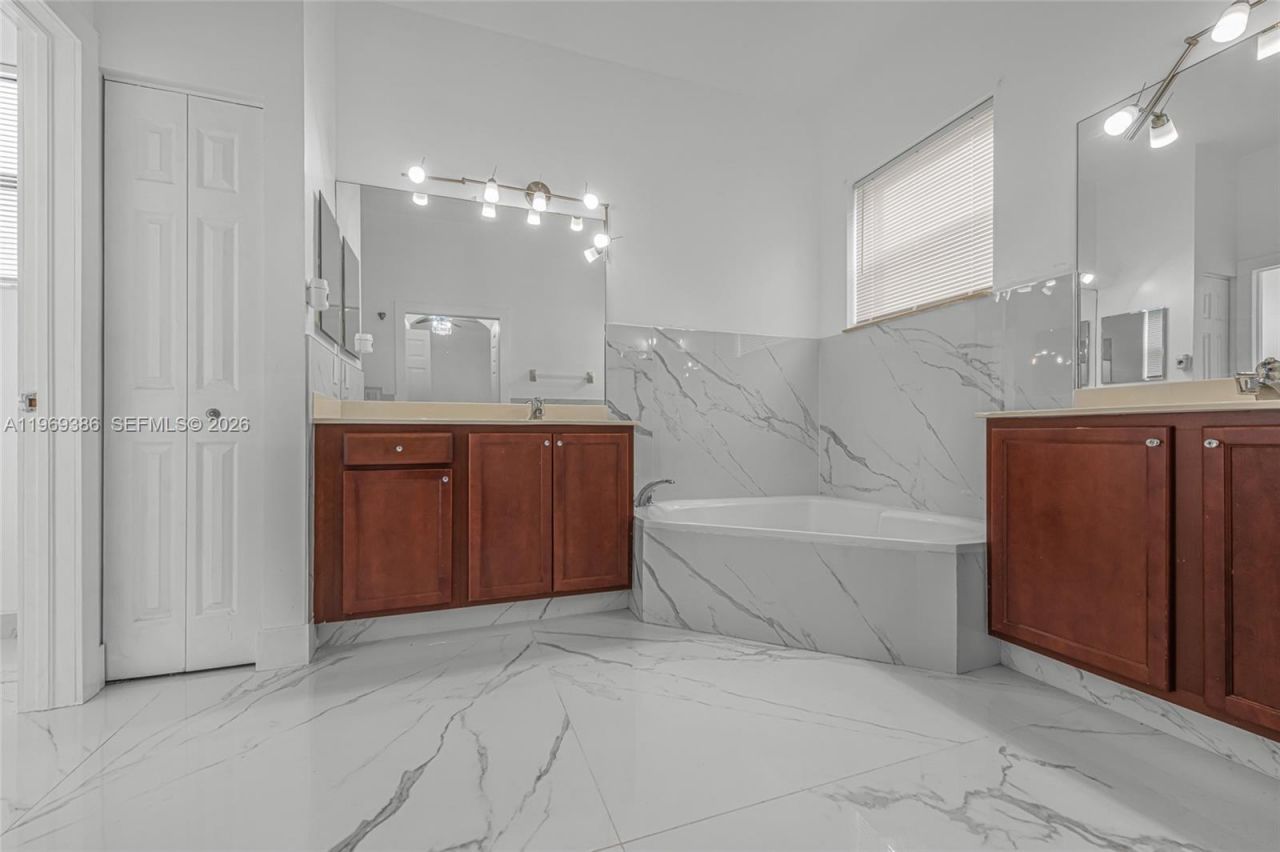 642 SE 37th Pl , Homestead, FL 33033 Photo