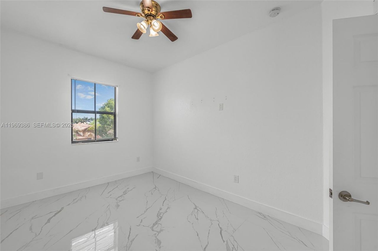 642 SE 37th Pl , Homestead, FL 33033 Photo