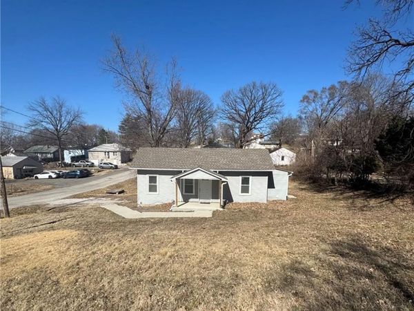 11300 E 11 Street, Independence, MO 64054