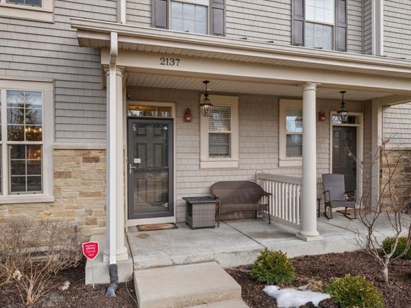 2137 Dauntless Drive, Glenview, IL 60026