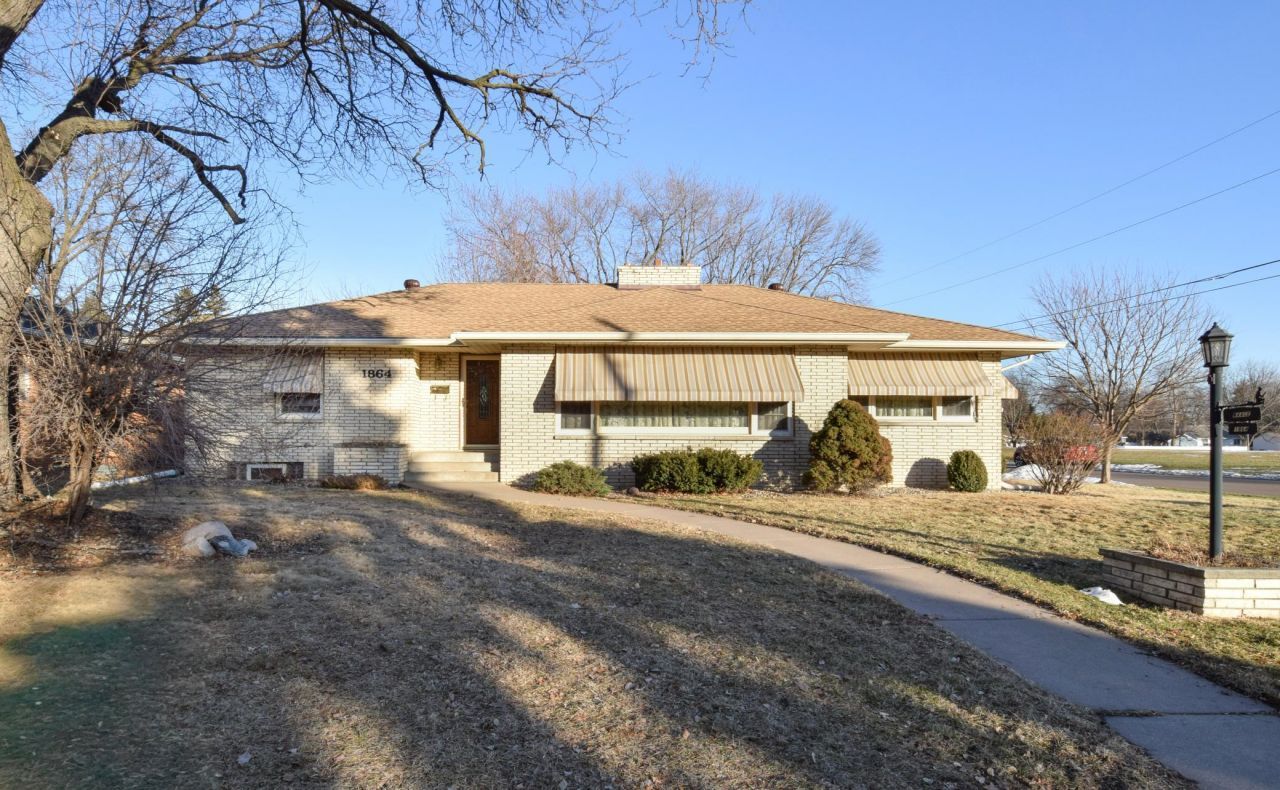 1864 Albert Street N, Falcon Heights, MN 55113 Main Photo