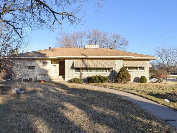 1864 Albert Street N, Falcon Heights, MN 55113