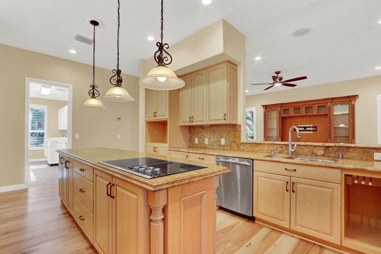 10 Martinique Cove, Palm Beach Gardens, FL 33418 Photo