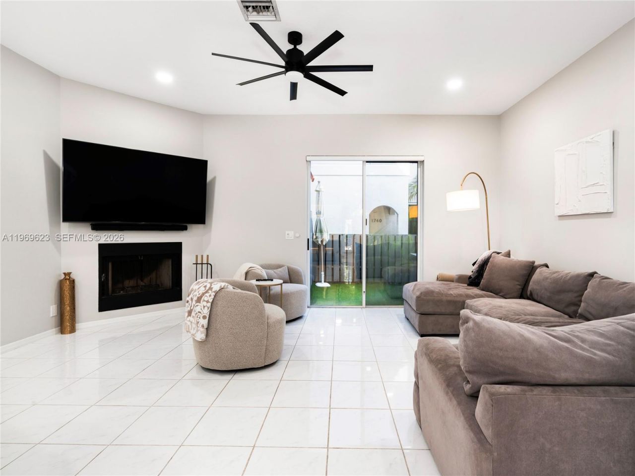 835 NE 17th Way, Fort Lauderdale, FL 33304 Photo