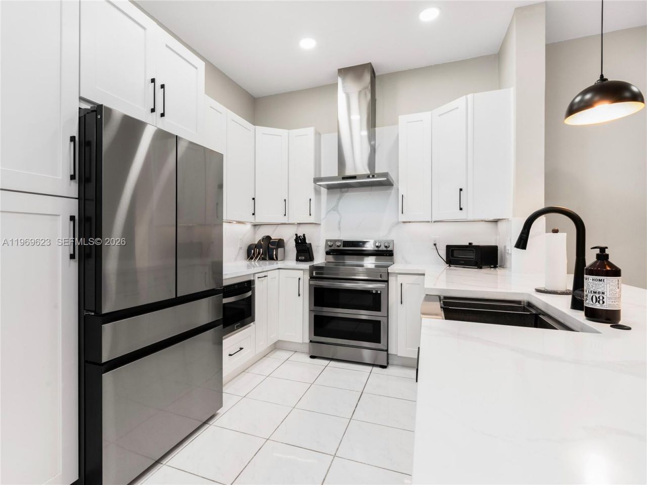 835 NE 17th Way, Fort Lauderdale, FL 33304 Photo