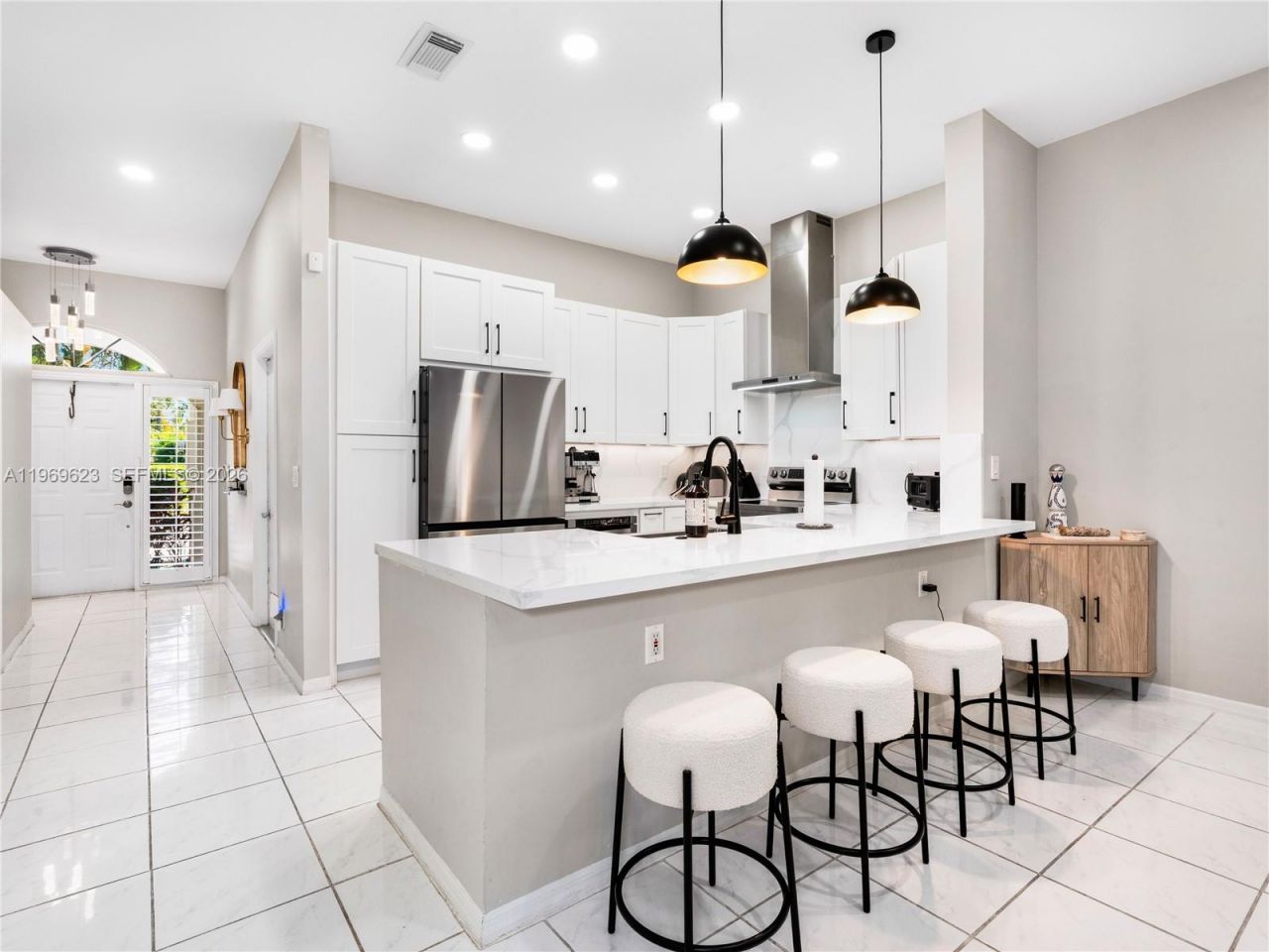 835 NE 17th Way, Fort Lauderdale, FL 33304 Photo