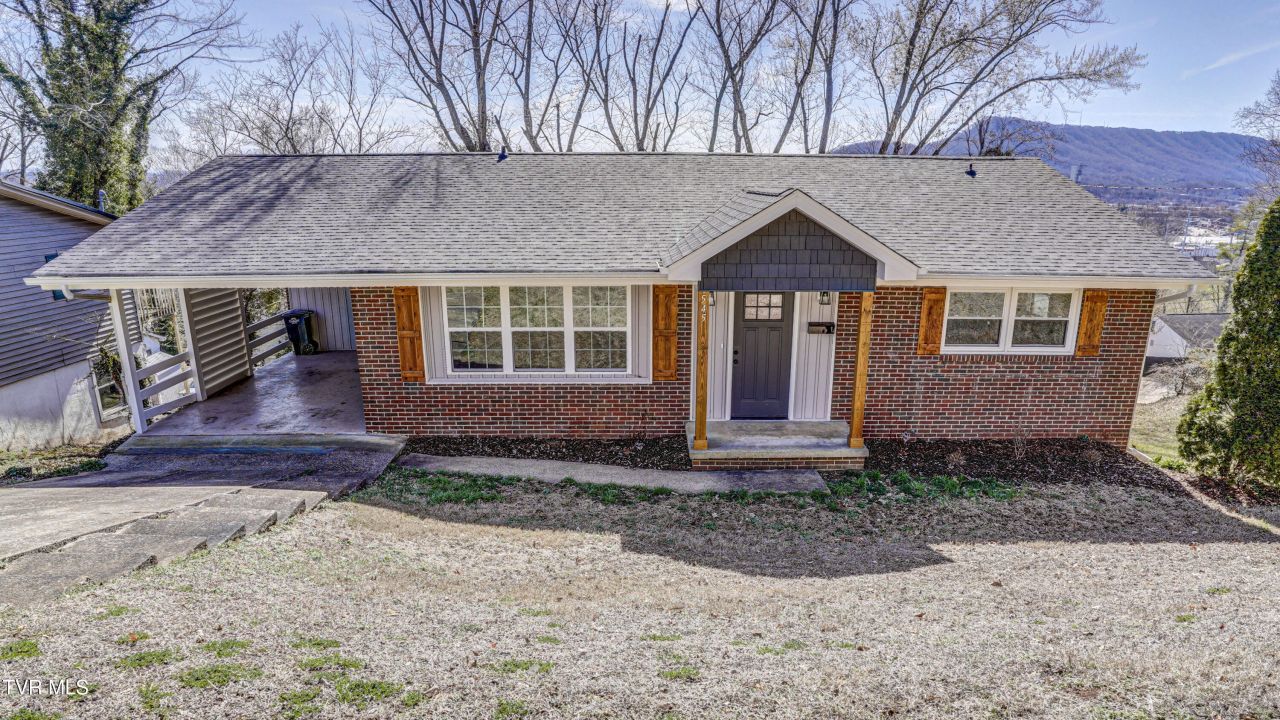545 Bays View Road, Kingsport, TN 37660 Main Photo