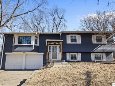 1521 Pinewood Circle, Omaha, NE 68144