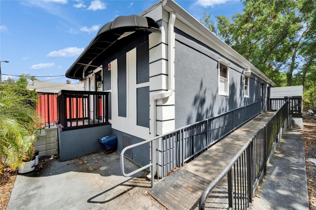 126 Ridgewood Avenue, Brandon, FL 33510 Photo