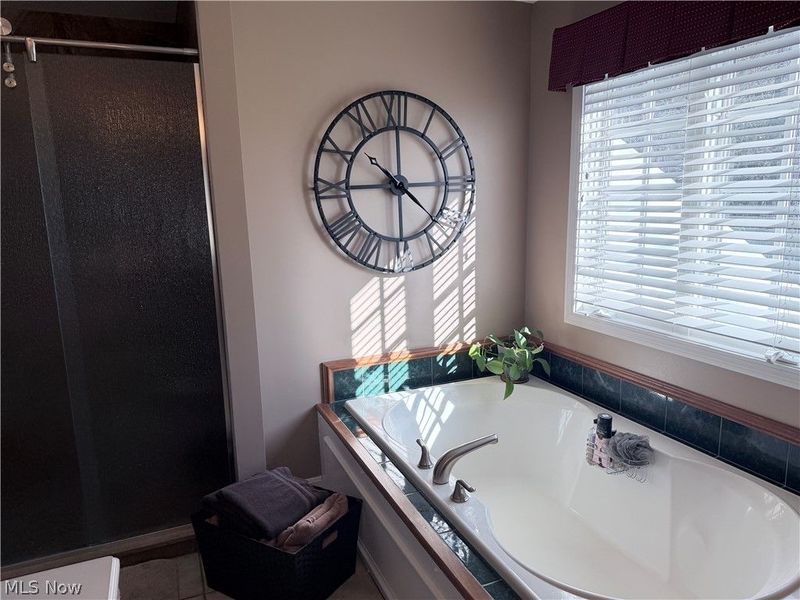 2142 Pearce Circle, Salem, OH 44460 Photo 12