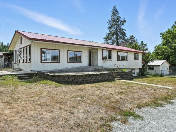 427 W 7th St, Newport, WA 99156