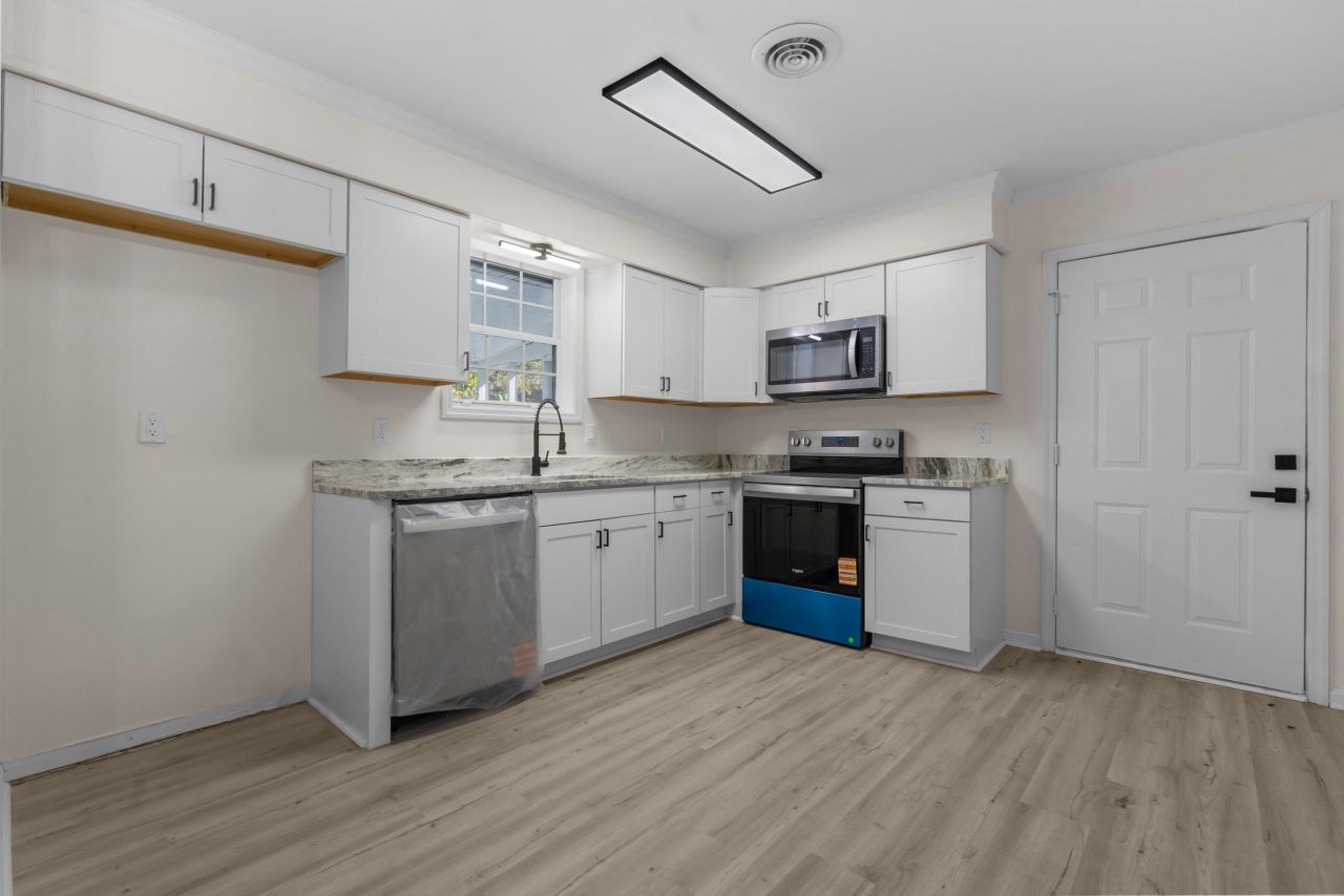 1114 Temple St.  Photo 11