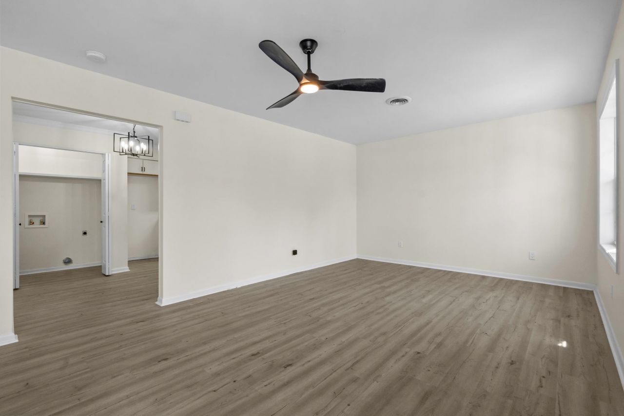 1114 Temple St.  Photo 6