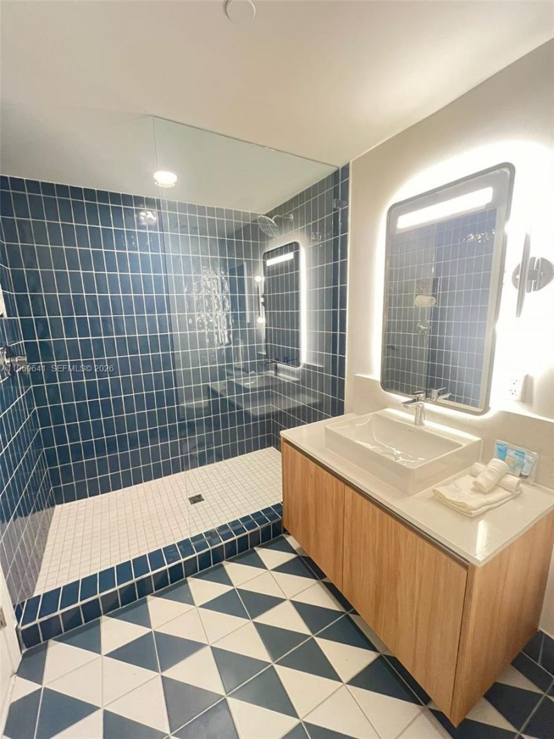 159 NE 6th St, Unit 1806, Miami, FL 33132 Photo