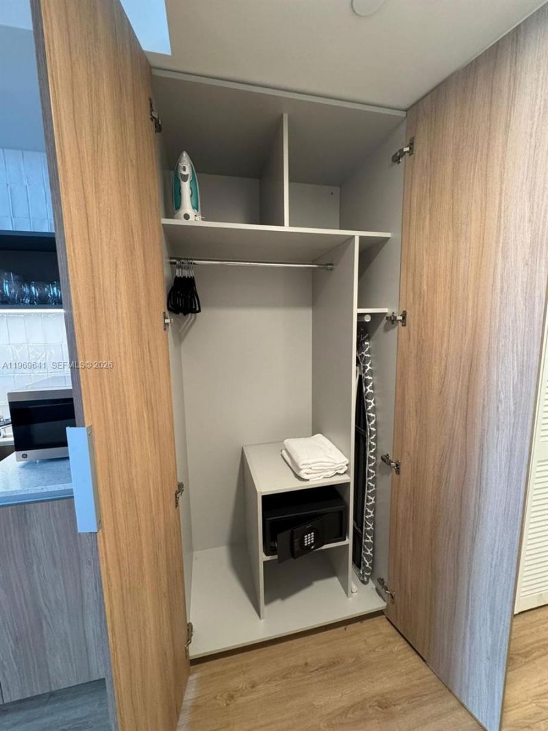 159 NE 6th St, Unit 1806, Miami, FL 33132 Photo