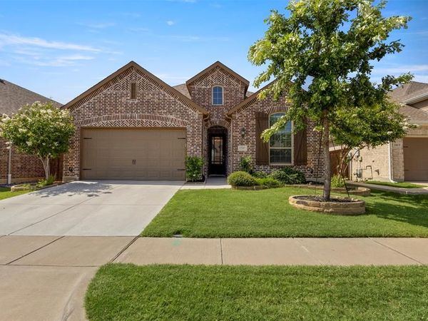 1609 Canter Court, Aubrey, TX 76227