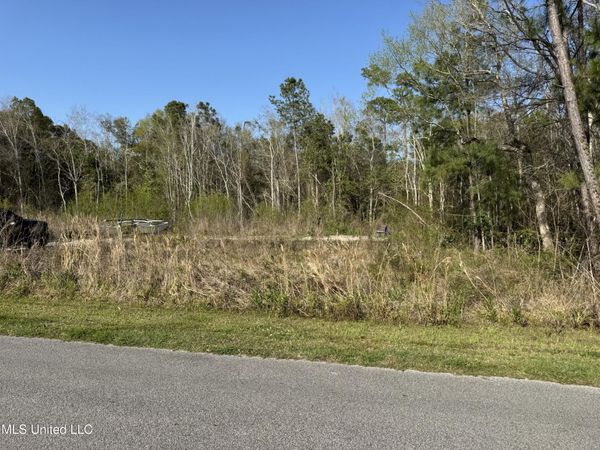 196 Vacation Lane, Waveland, MS 39576