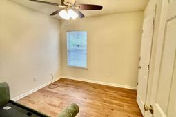 112 Mansfield Boulevard photo 4