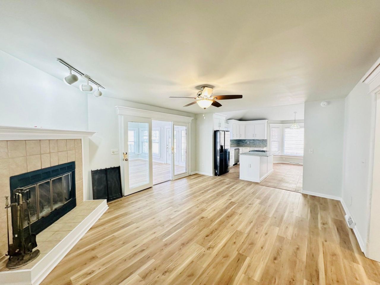 112 Mansfield Boulevard Photo 34