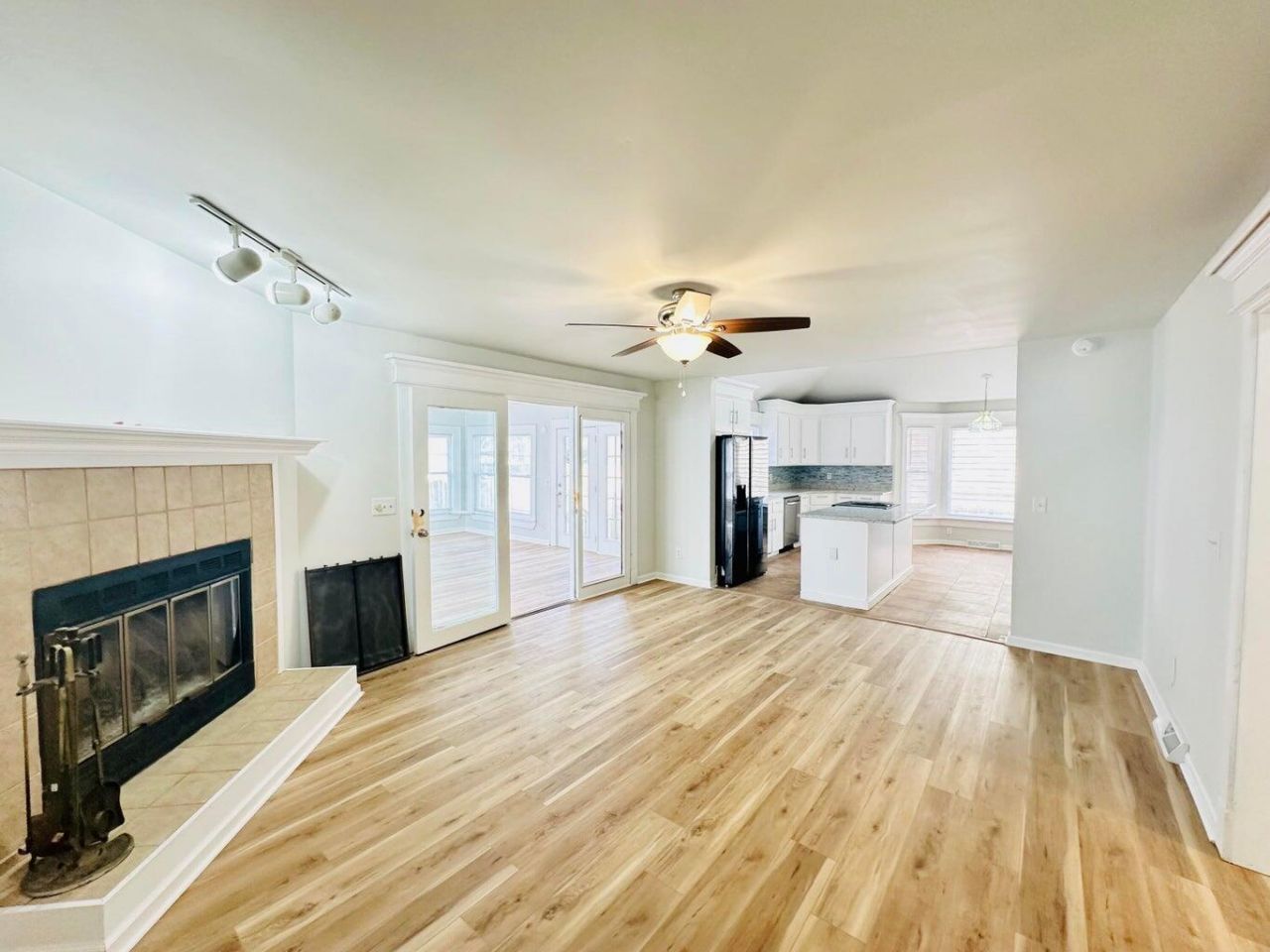 112 Mansfield Boulevard Photo 35