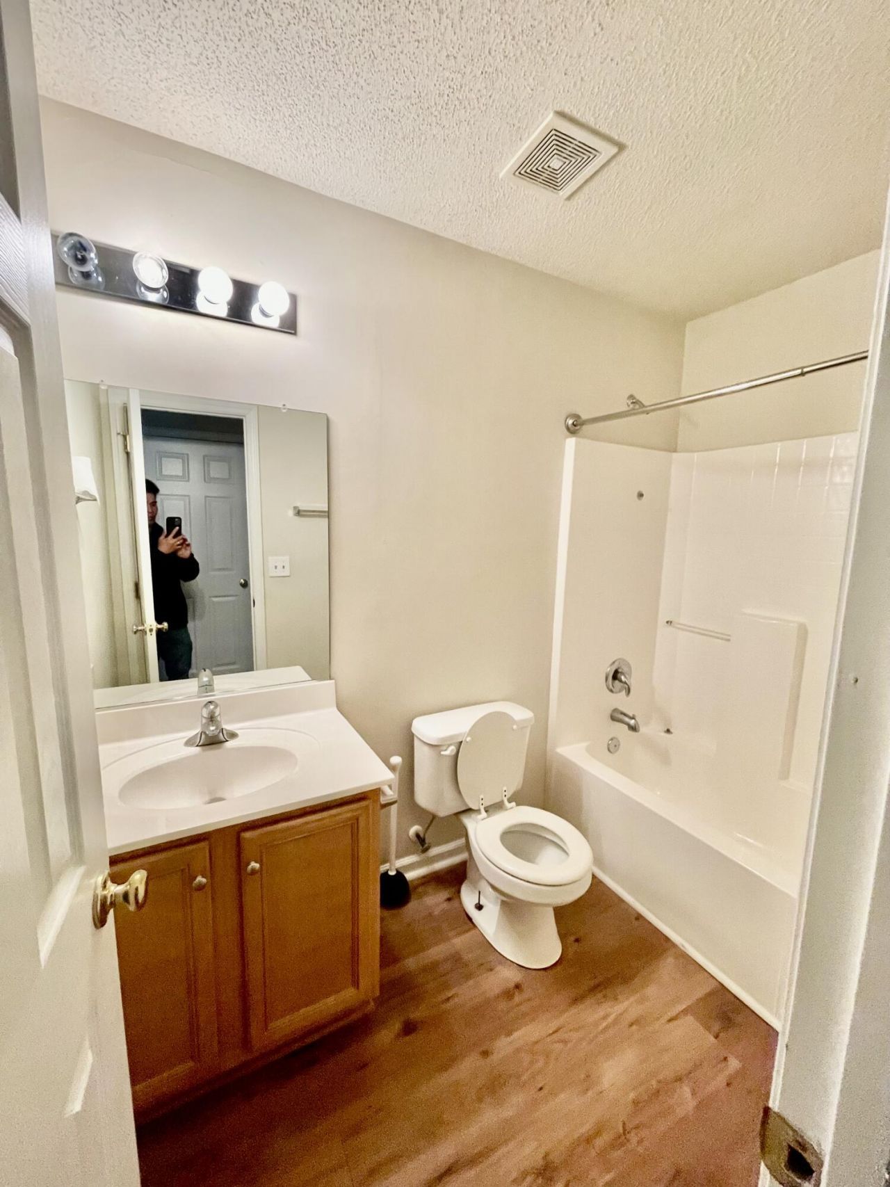 112 Mansfield Boulevard Photo 4