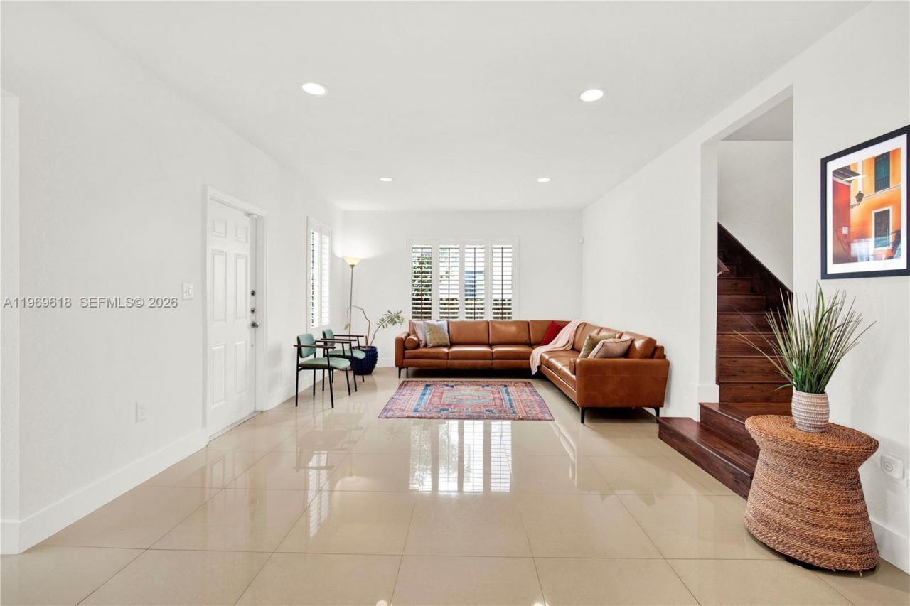 2006 SW 12th St, Miami, FL 33135 Photo