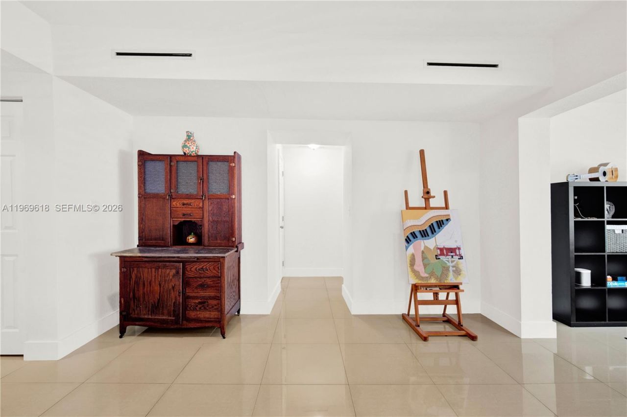 2006 SW 12th St, Miami, FL 33135 Photo