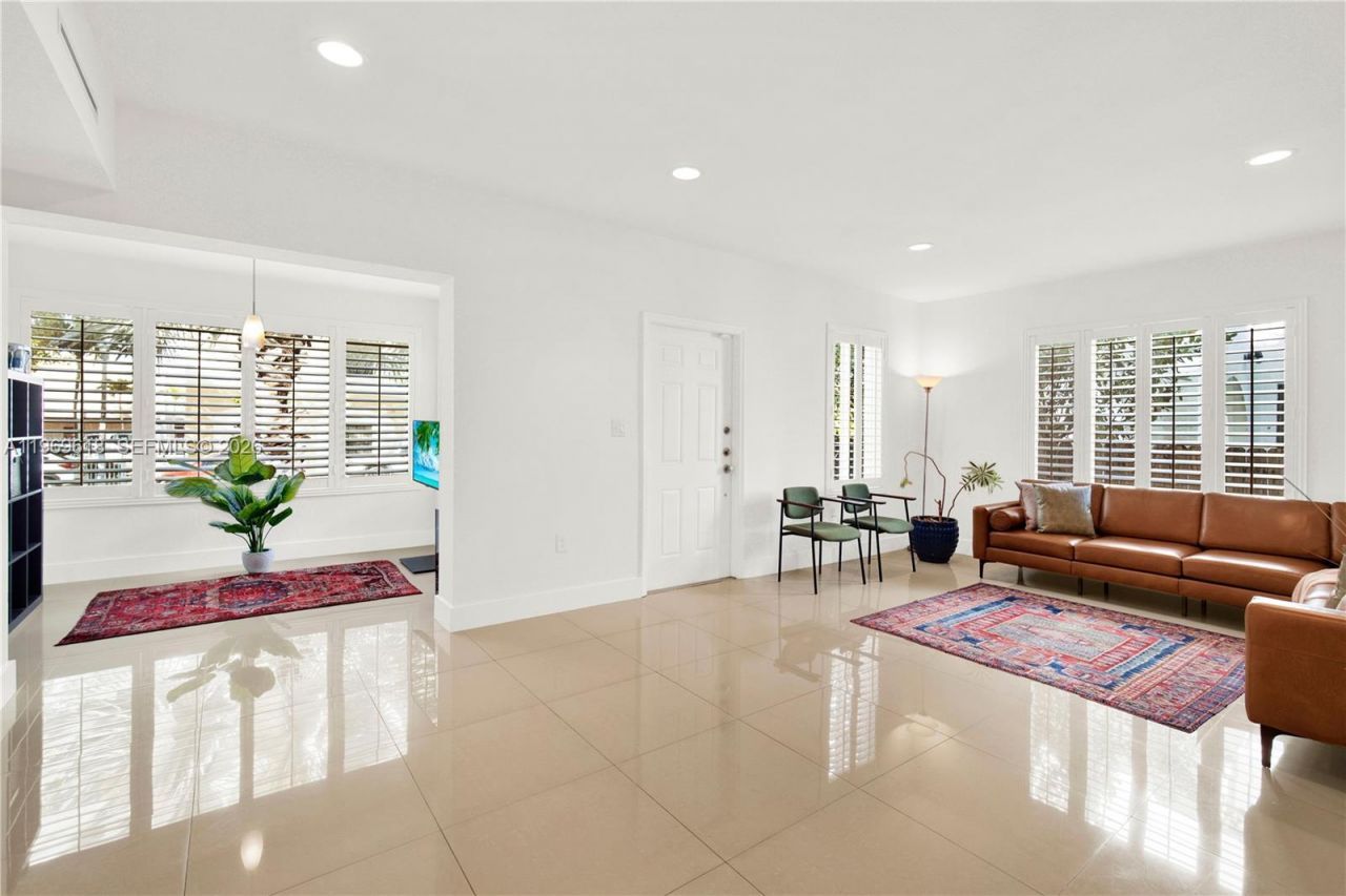 2006 SW 12th St, Miami, FL 33135 Photo
