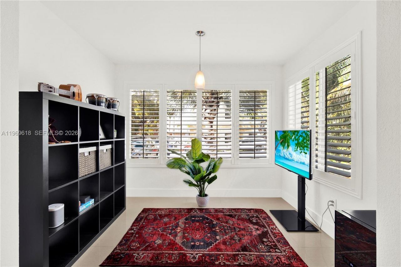 2006 SW 12th St, Miami, FL 33135 Photo