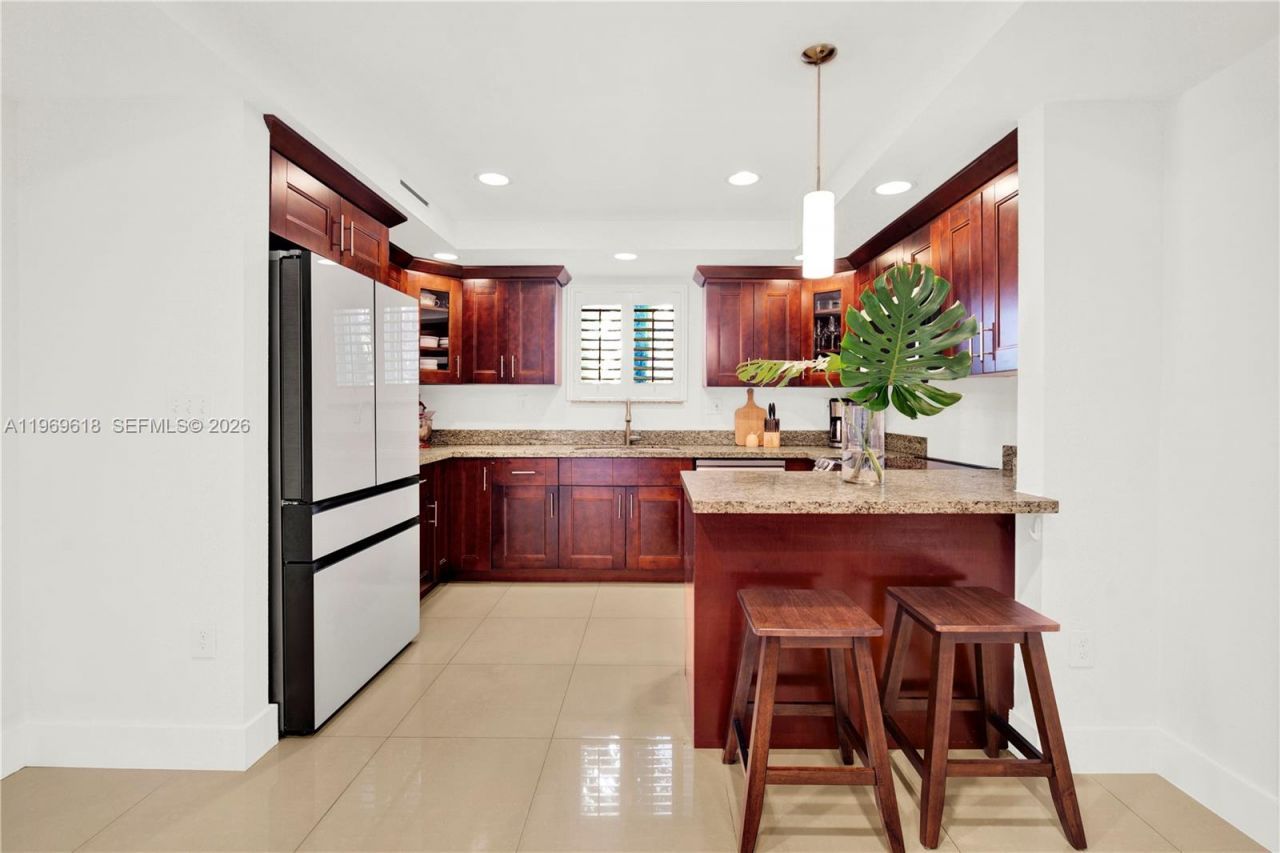 2006 SW 12th St, Miami, FL 33135 Photo