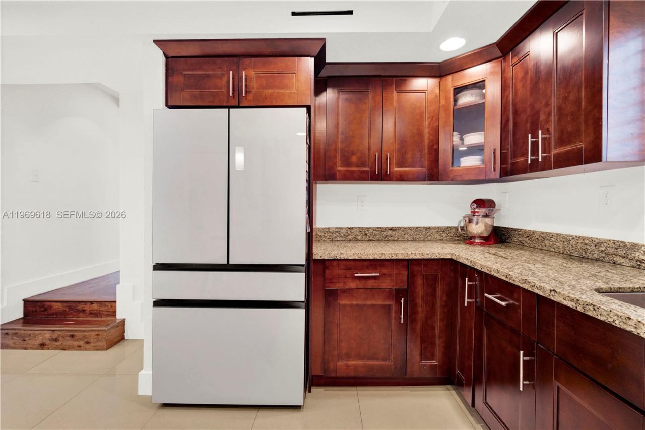 2006 SW 12th St, Miami, FL 33135 Photo