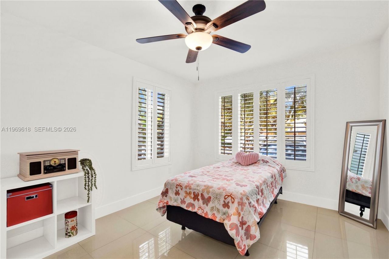 2006 SW 12th St, Miami, FL 33135 Photo