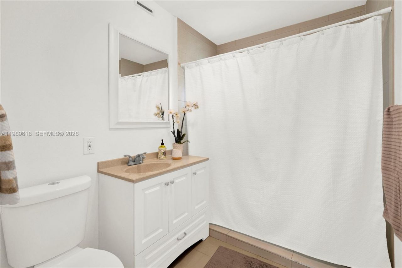 2006 SW 12th St, Miami, FL 33135 Photo