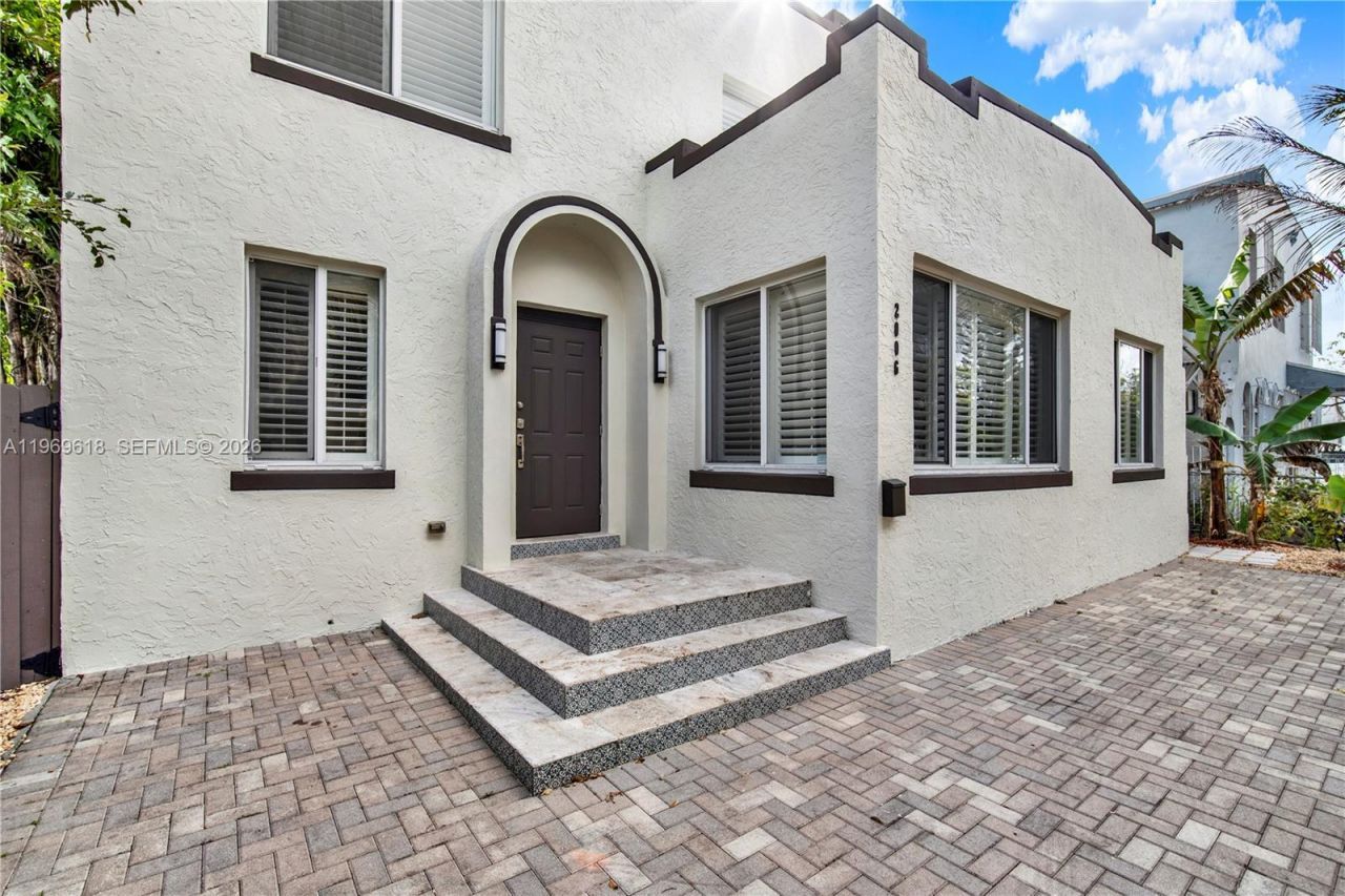 2006 SW 12th St, Miami, FL 33135 Photo