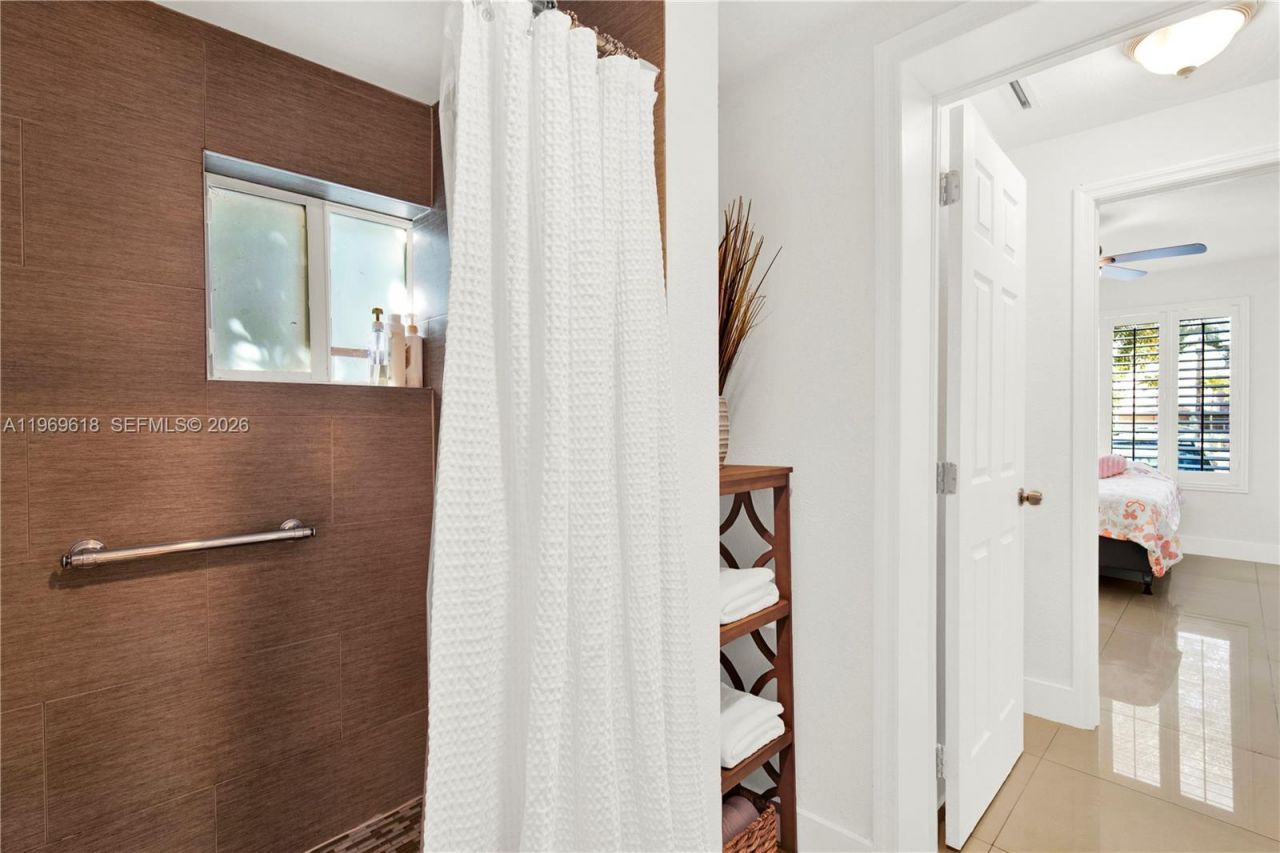 2006 SW 12th St, Miami, FL 33135 Photo