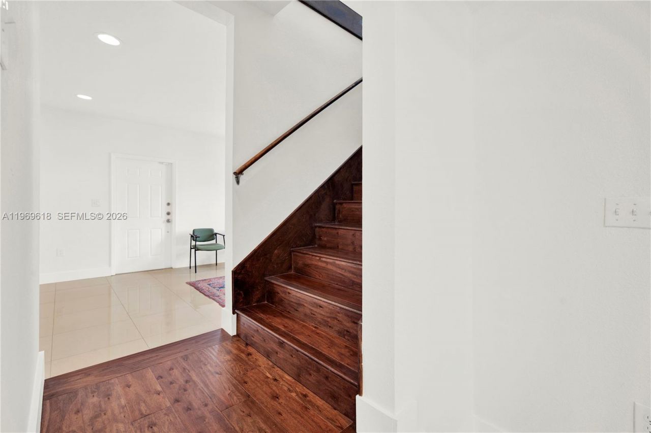 2006 SW 12th St, Miami, FL 33135 Photo