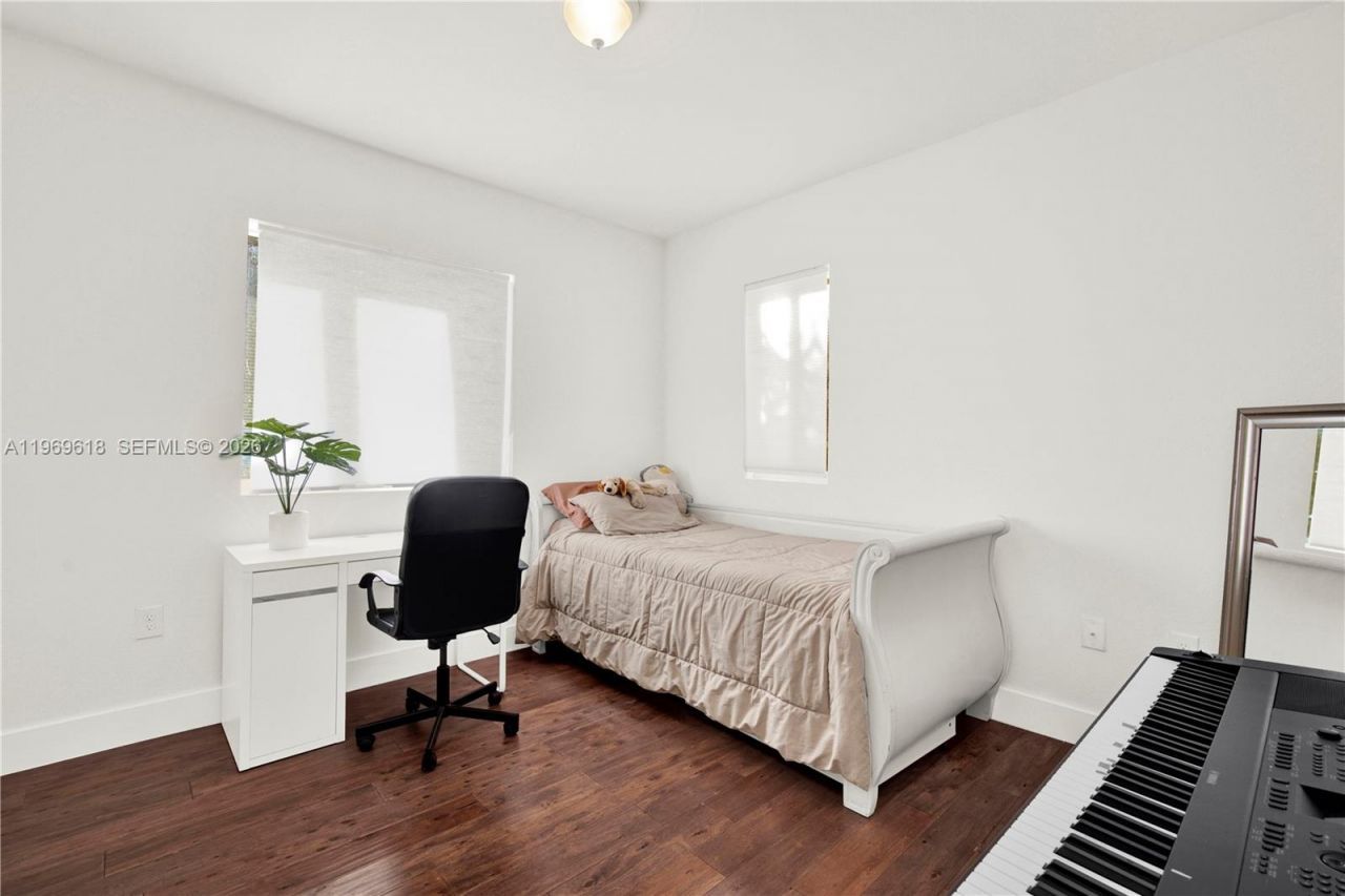 2006 SW 12th St, Miami, FL 33135 Photo