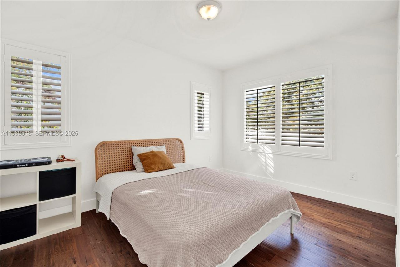 2006 SW 12th St, Miami, FL 33135 Photo