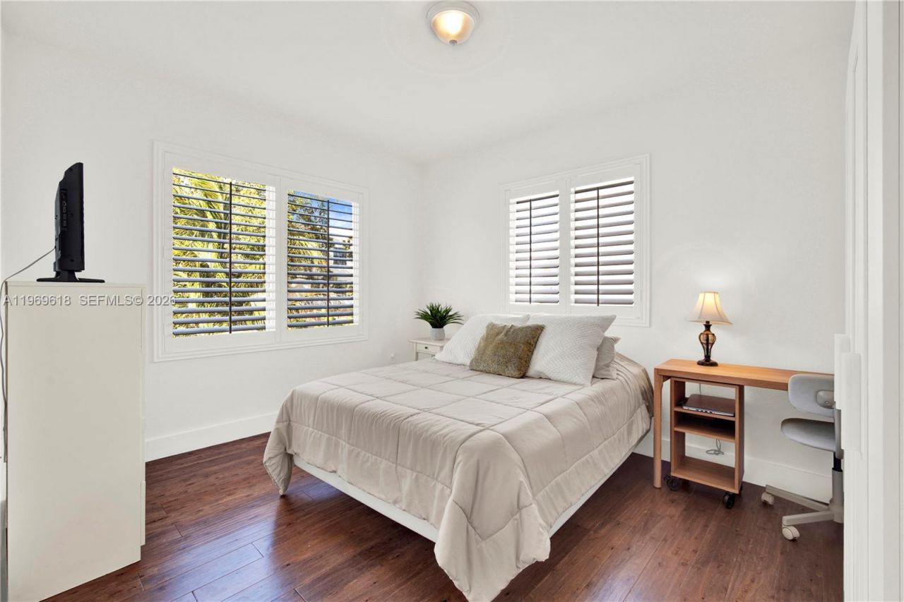 2006 SW 12th St, Miami, FL 33135 Photo