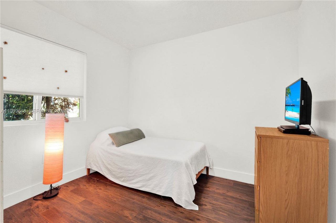 2006 SW 12th St, Miami, FL 33135 Photo