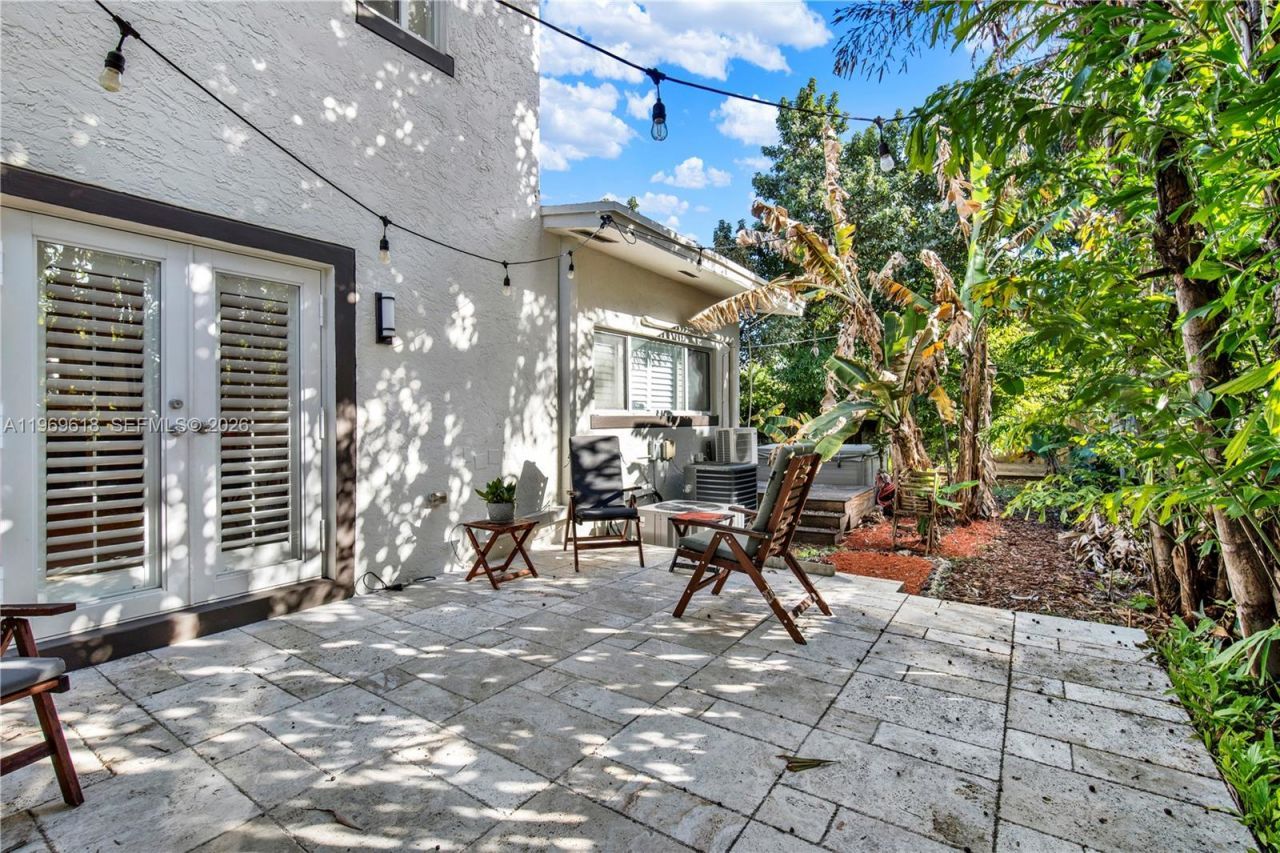 2006 SW 12th St, Miami, FL 33135 Photo