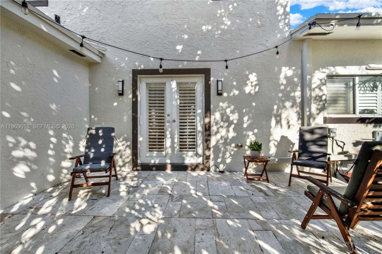 2006 SW 12th St, Miami, FL 33135 Photo