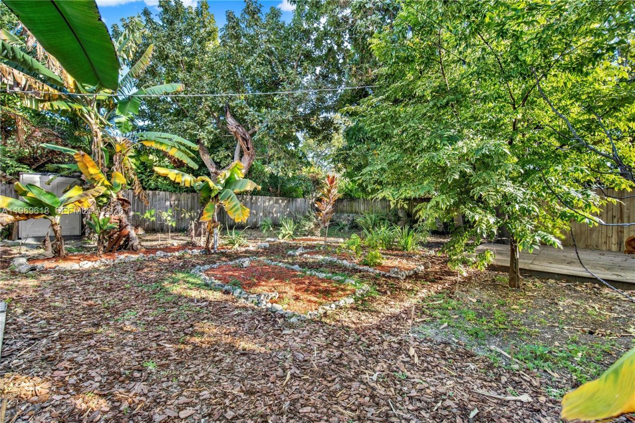 2006 SW 12th St, Miami, FL 33135 Photo