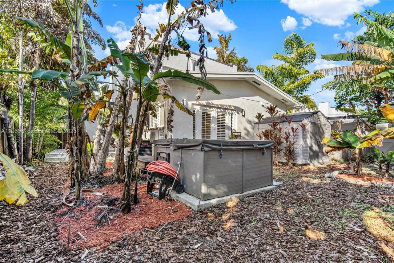 2006 SW 12th St, Miami, FL 33135 Photo