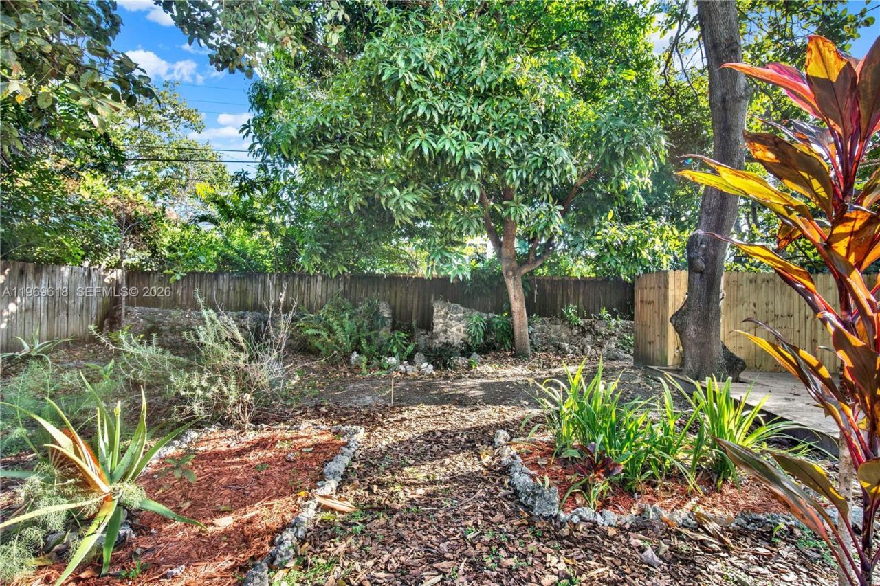 2006 SW 12th St, Miami, FL 33135 Photo