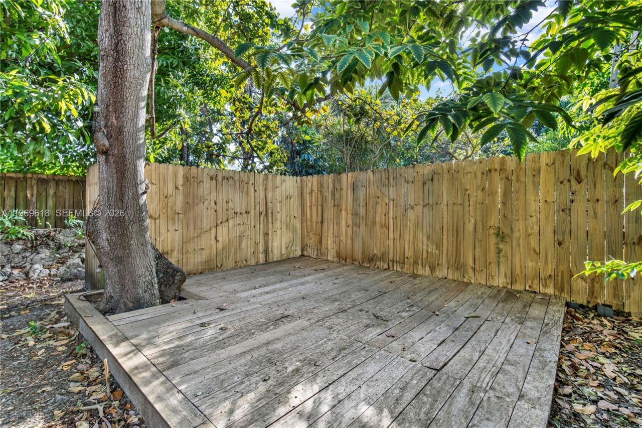 2006 SW 12th St, Miami, FL 33135 Photo