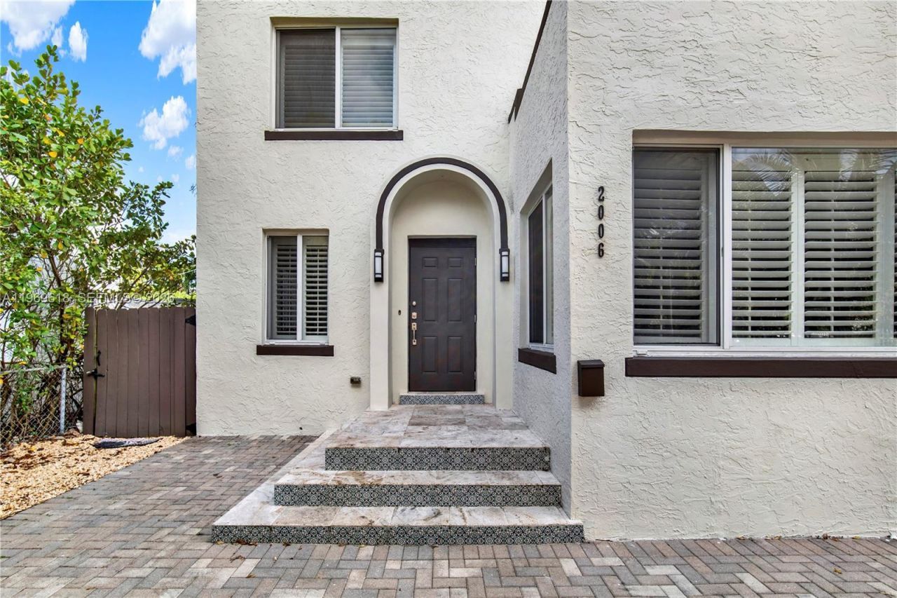 2006 SW 12th St, Miami, FL 33135 Photo